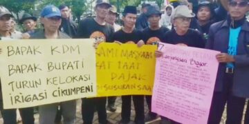 Ratusan Petani Tanjungsari Demo, Tuntut Perbaikan Irigasi Cikumpeni