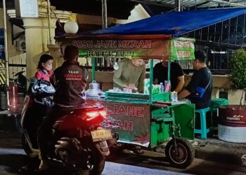 Dampak Konflik Timur Tengah, Harga Wedang Jahe di Citeureup Naik