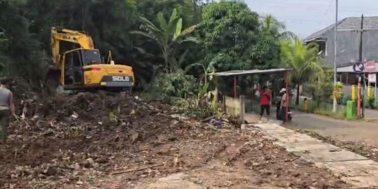 Dari Keprihatinan Jadi Aksi: Acang Suryana Bangun Jalan untuk Masa Depan Generasi Muda