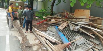 Jadi Jalur Favorit Prabowo, Bangunan Liar di Desa Cijayanti DIbersihkan