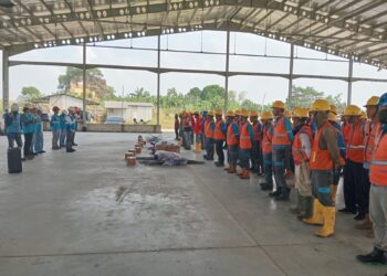 Tingkatkan Keandalan Listrik, PLN Gunung Putri Gelar Aksi “KAMISIGAP” di Penyulang Semen Bima Melalui Mitigasi Gangguan Petir