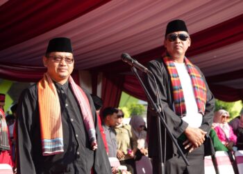 Hari Tari Sedunia, Ketua DPRD dan Ribuan Warga Kompak Flashmob Ronggeng Nyentrik di Plaza Patriot