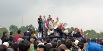 Bupati Bogor Temui Demonstran, Dukung Tambang Berizin Dibuka