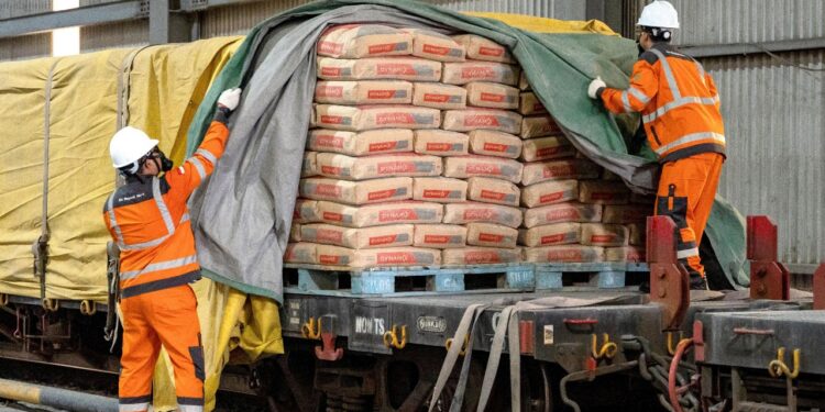 Laba Kuartal I Melonjak 111%, Solusi Bangun Indonesia Jaga Momentum Pertumbuhan di Tengah Pemulihan Industri Semen Domestik