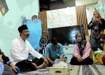Gus Ipul Takziah ke Korban Tabrakan KA