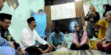 Gus Ipul Takziah ke Korban Tabrakan KA