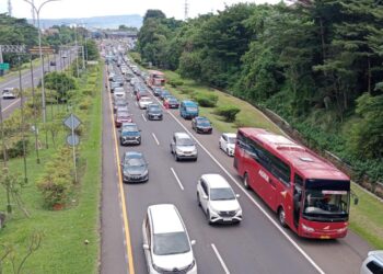 ‎Arus Kendaraan ke Puncak Bogor Diprediksi Padat hingga Sabtu, Polisi Imbau Wisatawan Atur Waktu Perjalanan