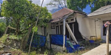 ‎Wujudkan Kepedulian, PLN Gunung Putri dan UP2D Jabar Gandeng YBM Salurkan Bantuan untuk Korban Tanah Bergerak di Desa Bojong Koneng
