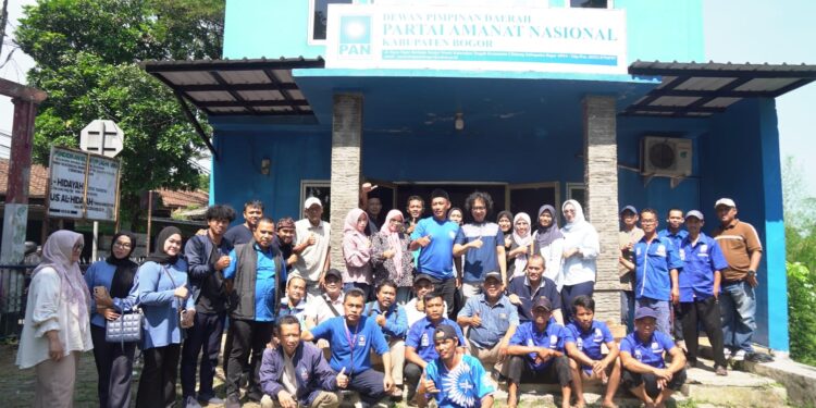 ‎DPD PAN Kabupaten Bogor Sembelih 2 Ekor Sapi, Ayi : Kurban Teladan Bagi Para Pemimpin‎