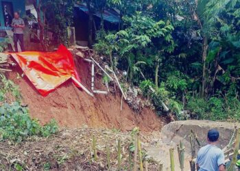 Bertahun-tahun Diabaikan, Turab di Cadas Ngampar Akhirnya Longsor dan Ancam Rumah Warga