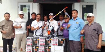 Pemerintah Desa Pasirangin Salurkan Mesin Potong Rumput dan BLT Dana Desa