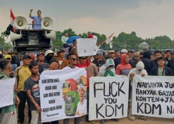 KDM Inkar Janji, Ribuan Warga Bogor Barat Demo di Tegar Beriman