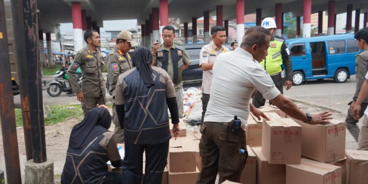 Satpol PP Kabupaten Bogor Amankan 1.133 Botol Miras Ilegal dari Tiga Lokasi di Cileungsi