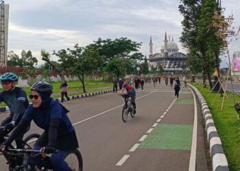 Warga Bogor Padati Stadion Pakansari, Isi Libur May Day dengan Olahraga