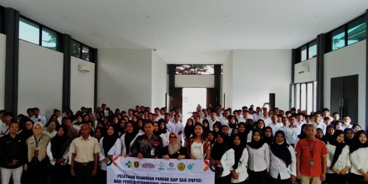 Yayasan Mutiara Fadilah Lestari Latih 200 Relawan MBG untuk Tingkatkan Higiene dan Sanitasi.