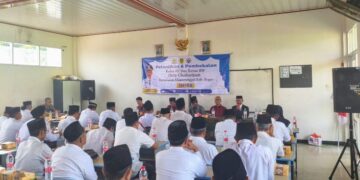 Puluhan Ketua RT/RW Desa Cikahuripan Resmi Dilantik