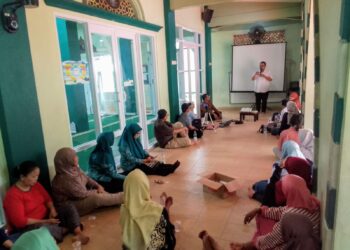 Isu HIV AIDS Beredar, Ketua RW 09 Villa Surya Jaya Beri Edukasi Warga