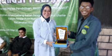 Jadi Narasumber Pendidikan, Hj. Nunur Motivasi Pelajar