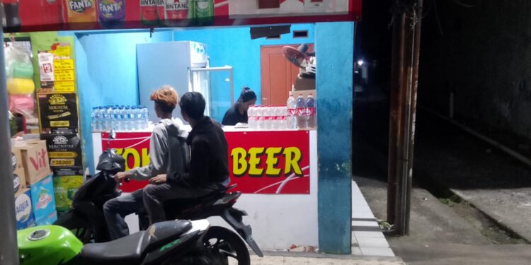 Meski Ditolak Warga, Warung Minuman Keras di Desa Cileungsi Tetap Nekat Beroperasi
