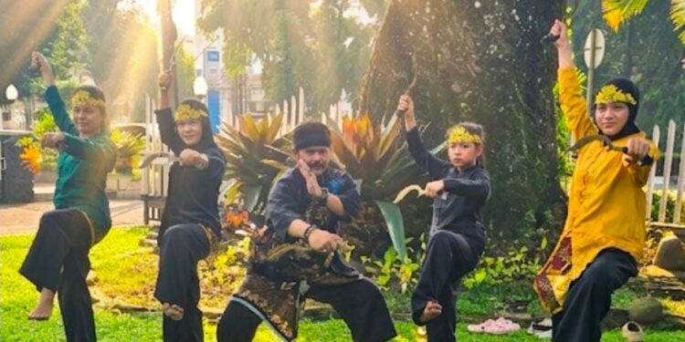 ‎Sangadipati Turut Meriahkan Babakti Tugu Kujang Kota Bogor, Tampilkan Jurus Kujang Rahayu Kinasih Siliwangi