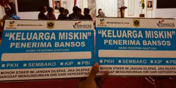 ‎Diperketat, 20 Persen Rumah Penerima Bansos di Sukamakmur Sudah Ditempeli Stiker