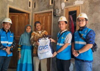 ‎PLN UID Jawa Barat Tebarkan Energi Kebaikan Lewat Program “Jumat Berbagi Cahaya” di Cileungsi