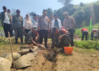 Koramil Citeureup Mulai Bangun Jembatan Armco di Desa Tajur, Permudah Akses Ribuan Warga