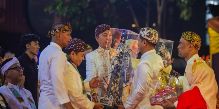 Helaran Pajajaran, Dedie Rachim Ingatkan Falsafah Hidup Masyarakat Sunda