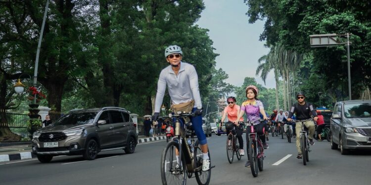 Jenal Mutaqin Ajak Warga Gowes Sambil Pantau Kondisi Jalur Sepeda di Kota Bogor