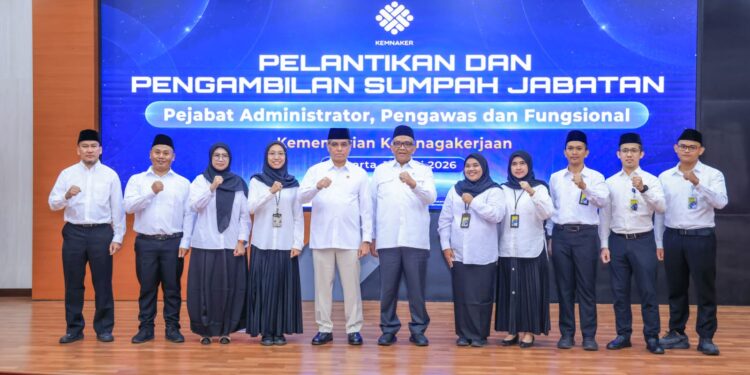 Tegaskan Sanksi Pencopotan, Menaker Lantik 10 Pejabat Baru