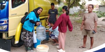 ‎KNPI Jasinga dan Yayasan Selendang Anak Bangsa Salurkan 8.000 Liter Air Bersih untuk Warga