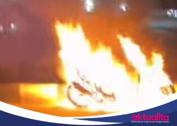 Motor Terbakar di Jalan Raya Tegar Beriman, Damkar: Padam dalam 20 Menit