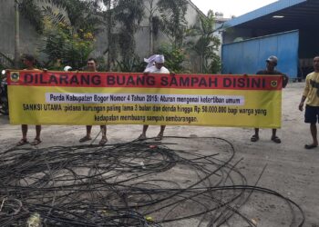 Diskominfo dan Camat Gunung Putri Desak Provider Rapikan Kabel Fiber Optik yang Semrawut