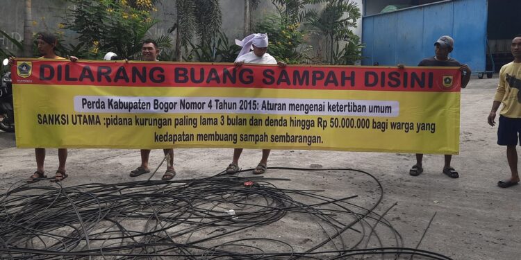 Diskominfo dan Camat Gunung Putri Desak Provider Rapikan Kabel Fiber Optik yang Semrawut