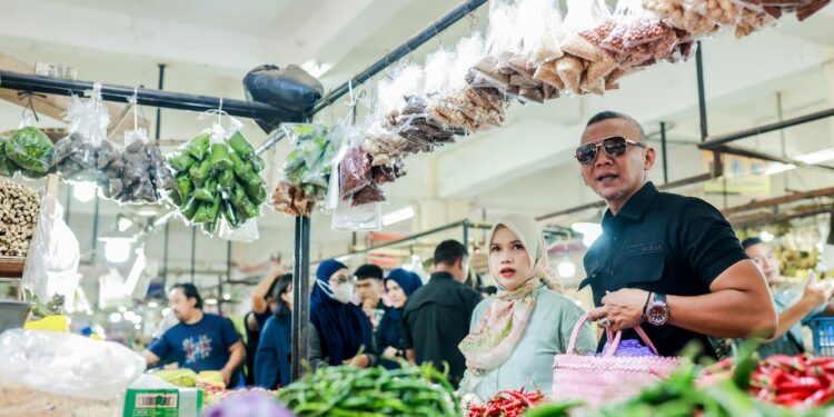 Pastikan Harga Stabil, Jaenal Mutaqin Turun ke Pasar Jambu Dua