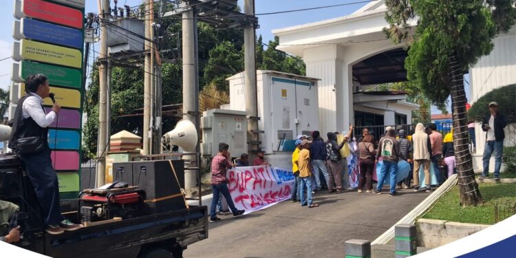 KNPI Kabupaten Bogor Pimpinan Kidran Demo Kejari, Dorong Usut Dugaan Penyelewengan Dana Hibah