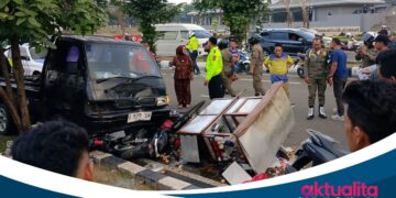 Sedang Belajar, Mobil Pick Up Tabrak Pesepeda dan Pedagang di Pakansari