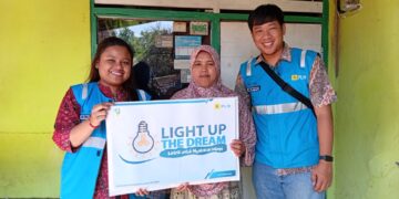 PLN Gunung Putri Hadirkan Terang Melalui Program “Jumat Berbagi Cahaya” di Jonggol