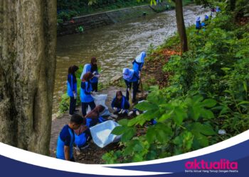 Ratusan Pelajar di Kota Bogor Tanam Pohon dan Bersihkan Kali Cipakancilan, Wujudkan Kepedulian Lingkungan Sejak Dini