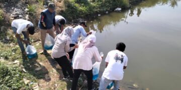 10 Ribu Benih Ikan Nila Ditebar di Situ Tlajung Udik, Warga Diminta Jaga Ekosistem Perairan