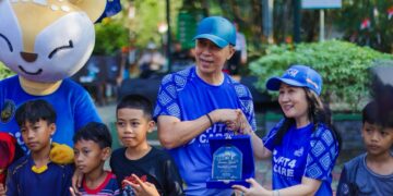Jalan Santai Bareng Kang Dedie, Olahraga Sambil Berbagi