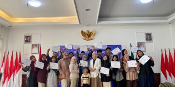 ‎Dorong Pemuda Percaya Diri, T. Foundation Gelar Pelatihan Public Speaking dan MC