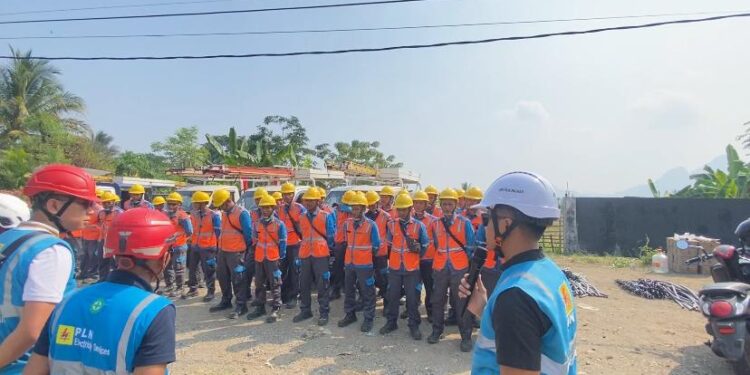 Tingkatkan Keandalan pasokan Listrik, PLN Gunung Putri Terjunkan 77 Personel Lewat Program KAMISIGAP di Jonggol