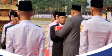 Kobarkan Semangat Persatuan, Pemkab Bogor Serahkan Bendera Merah Putih ke 40 Kecamatan