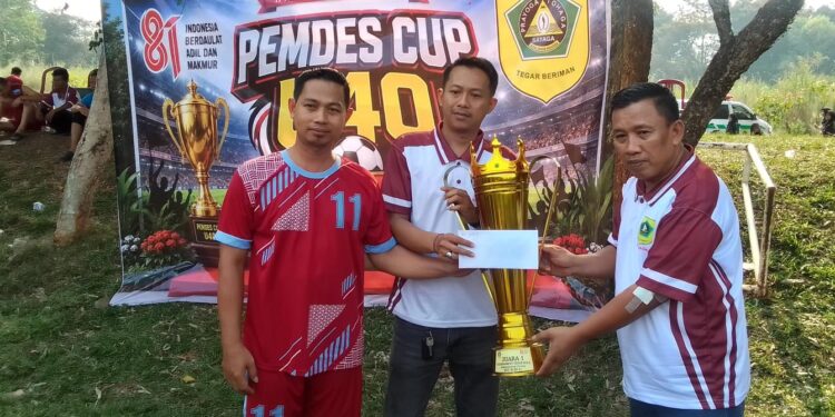 ‎Meriahkan HUT ke-81 RI, Pemdes Nagrak Gelar Turnamen Sepak Bola Pemdes Cup U-40