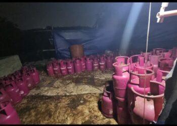 Polsek Gunung Putri Grebek Gudang Oplosan Gas LPG, Tiga Terduga Pelaku Kabur Lompat Pagar