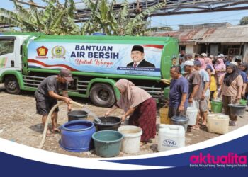 Warga Pasir Mukti Kesulitan Air Bersih, Ipeck Turun Tangan Salurkan 3 Mobil Tangki