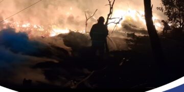 Dua Lapak di Sukahati Citeureup Ludes Terbakar, Tujuh Unit Damkar Diterjunkan