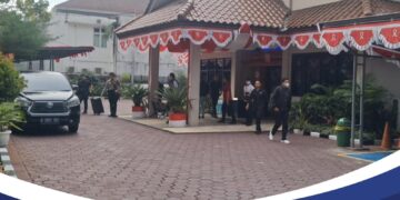 KPK Geledah Kantor BKPSDM dan Bappenda Kabupaten Bogor, Bawa Koper Diduga Berisi Berkas