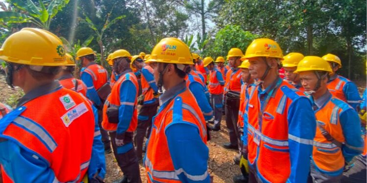 PLN UP3 Gunung Putri Gelar KAMISIGAP, Sisir Penyulang Bagus untuk Pastikan Keandalan Jaringan Listrik